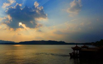 读西湖作文优秀7篇